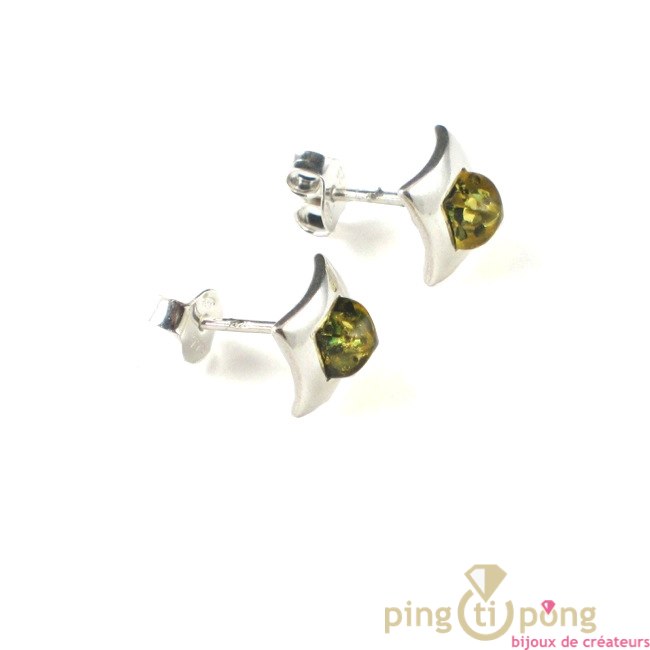 Petites boucles d'oreilles en argent et ambre verte