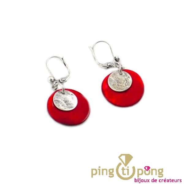 Red mother-of-pearl earrings