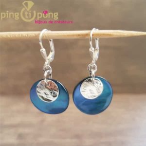Boucles d'oreilles, créatrice "La Petite Sardine" en Nacre Bleue et argent -0