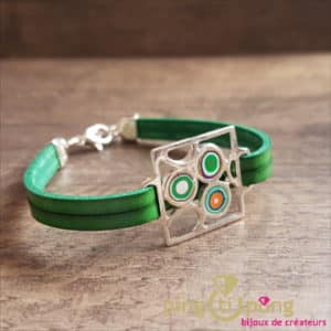 Bijoux originaux : bracelet cuir et motif argent et résine de Pastacuita