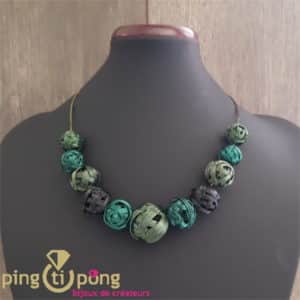 Bijou original : Collier de pelotes en métal vernis vert de PINGTIPONG