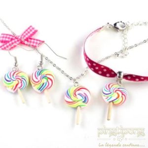 bijoux gourmands, bijoux fantaisie collier, bracelet, boucles d'oreilles avec des reproductions de sucettes multicolores