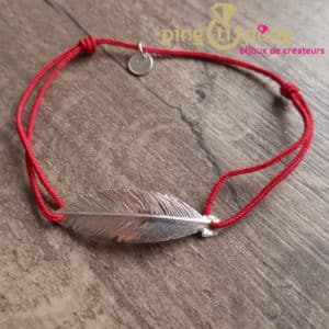Bijou en argent : Bracelet lacette plume rouge en argent rhodié de L'avare