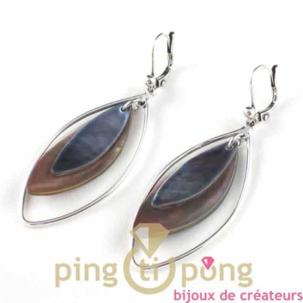 bijoux en nacre boucles d'oreilles écru et bleu ciel la petite sardine