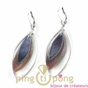 bijoux en nacre-boucles d'oreilles en nacre grise bi-tons de La petite Sardine forme pétale