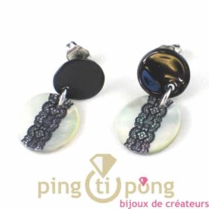 boucles d'oreilles en nacre blanche et noire dentelle de La petite Sardine forme ronde