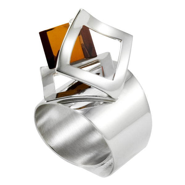 Bague moderne en argent et ambre - bijoux Ostrowski Design