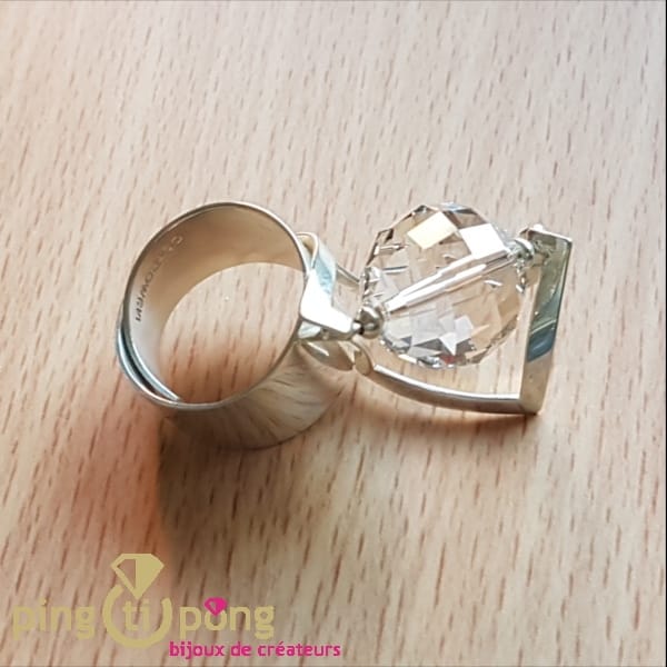 White space diamond ring