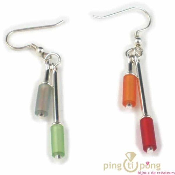 boucles d'oreilles originales de Rouge Métal, couleur à assortir à sa tenue