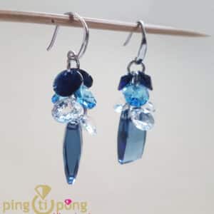 Bijou original : boucles d'oreilles argent et cristaux bleu de SPARK