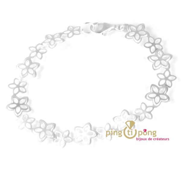 Brushed silver flower bracelet by Kelim Design