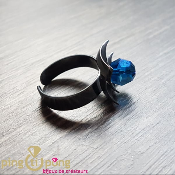 Swarovski Jewelry: Blue ring in blackened silver from OSTROWSKI Design