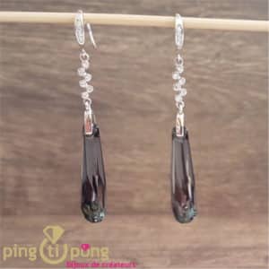 Bijoux en Swarovski : Boucles en argent rhodié et stalactites en cristaux de Swarovski gris de SPARK