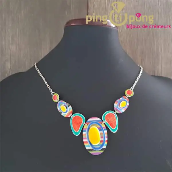 Bijou fantaisie : Collier fraises en résine de PINGTIPONG