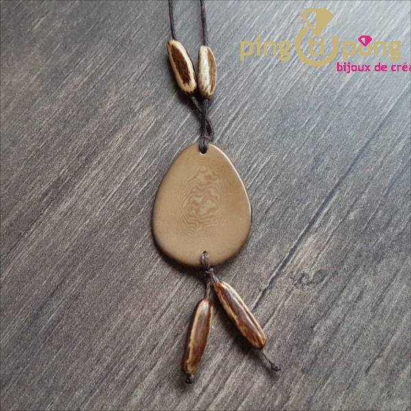 Bijou nature : Collier médaille tagua beige GREENAGE