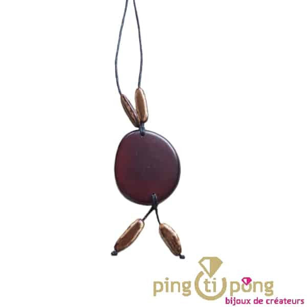 Long necklace medal in tagua wine lees