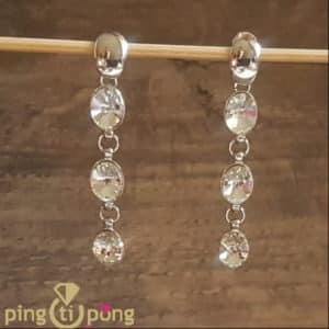 Bijoux originaux : Boucles en argent rhodié et cascade de Swarovski® de SPARK