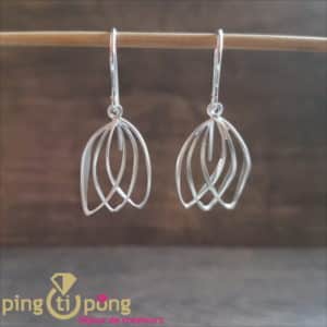 Bijoux originaux : boucles d'oreilles en argent 925 brossé de KELIM Design