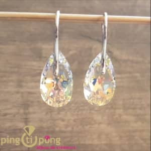 Bijoux en Swarovski : boucles larmes en argent et cristaux aurore boréale de SPARK