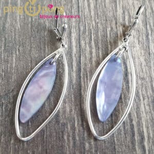 Bijoux originaux : Boucles pétale en nacre mauve