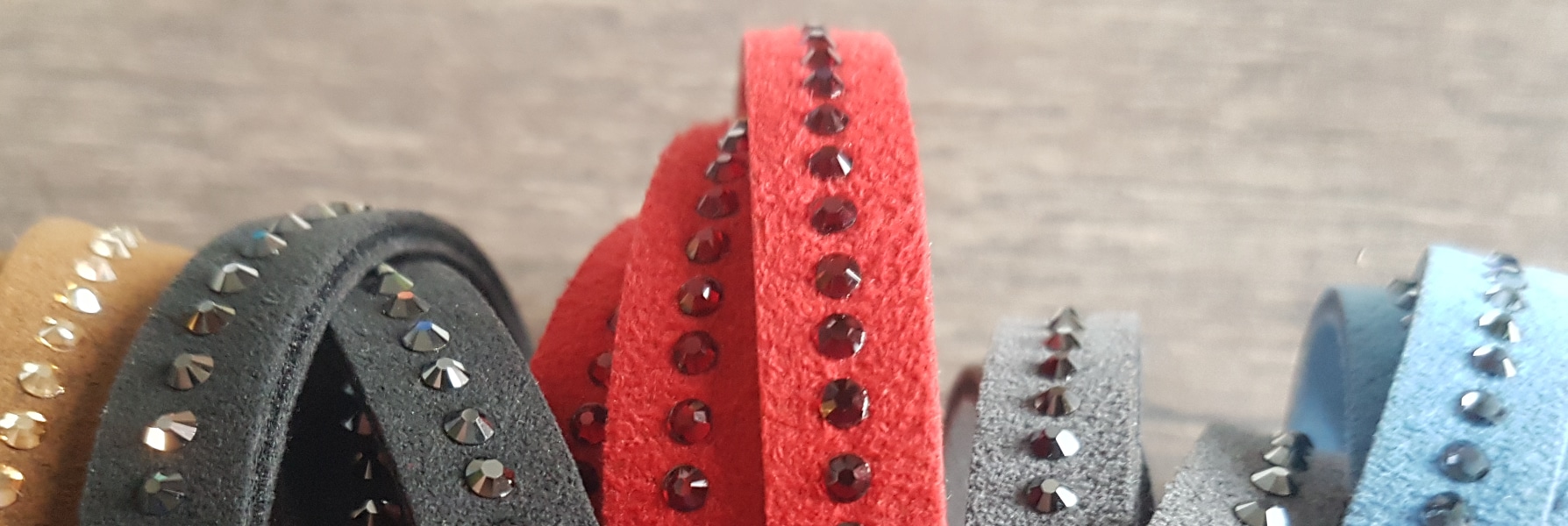 Bijoux originaux : Bracelets en alcantara et cristaux de Swarovski de SPARK