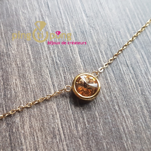 Bijou original : collier avec pendentif en Swarovski or